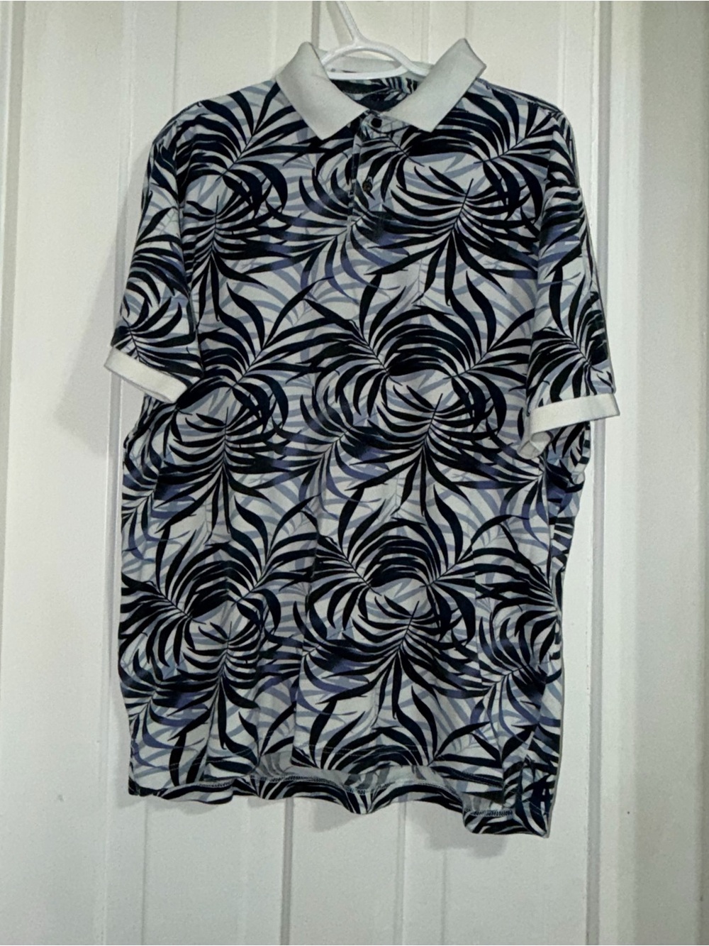 Men's size XL shirt top Caribbean Joe Polo with White and Navy Trim palm tree